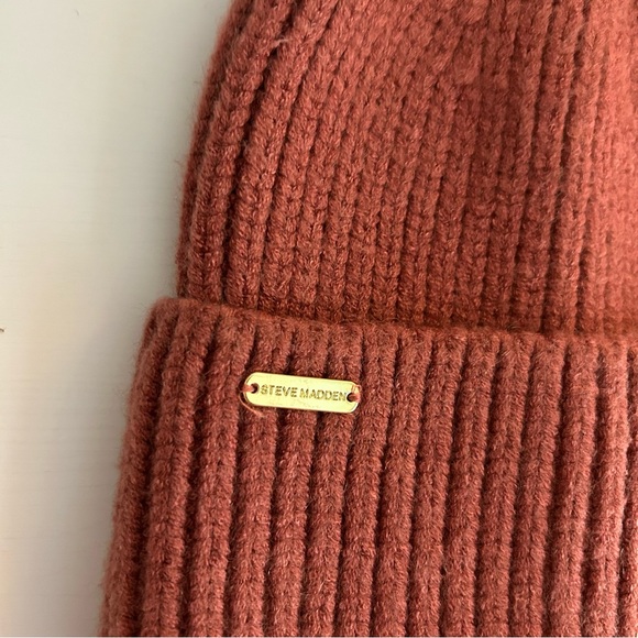 Steve Madden Beanie Orange - Picture 2 of 7